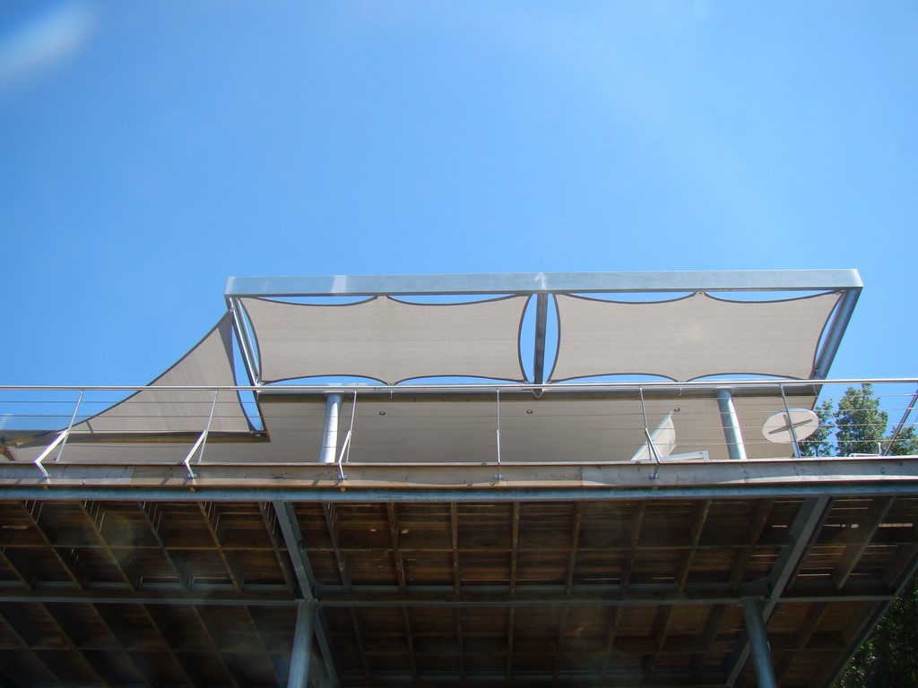 voile d'ombrage toile ajourée pour camping chalet vvf